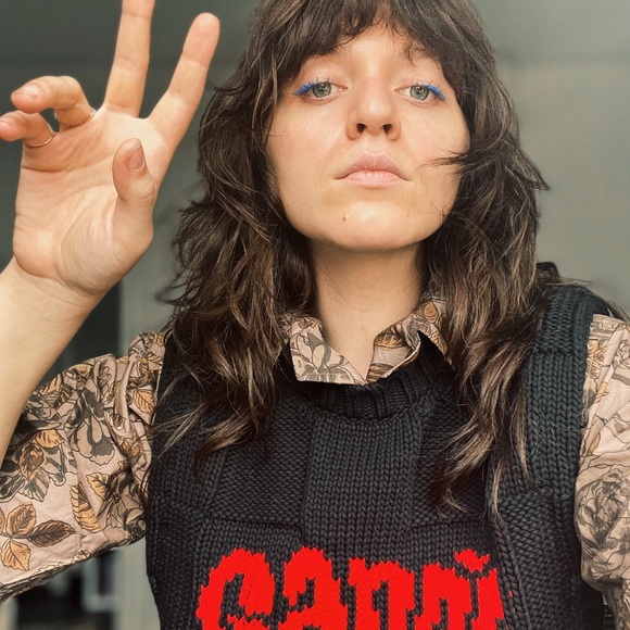 Meet your Posher, Celeste - Picture 3 of 3